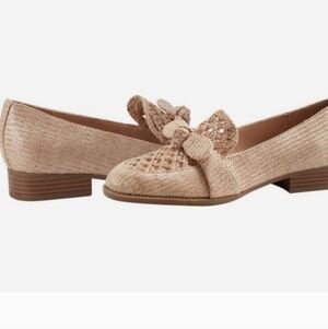 Bandolino Woven Beige Flats with Bow